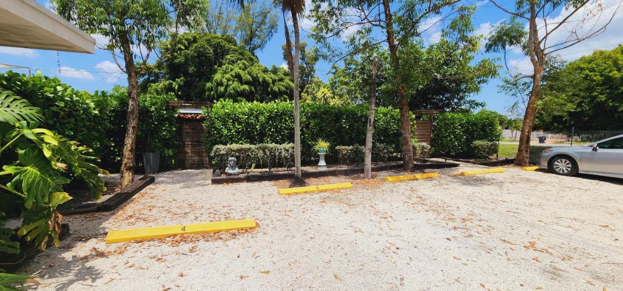 Private Aparment Studio In The Hard Of Miami Unit # 6 Opa-locka 外观 照片