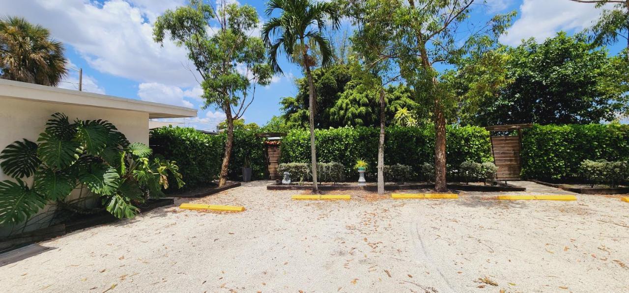 Private Aparment Studio In The Hard Of Miami Unit # 6 Opa-locka 外观 照片