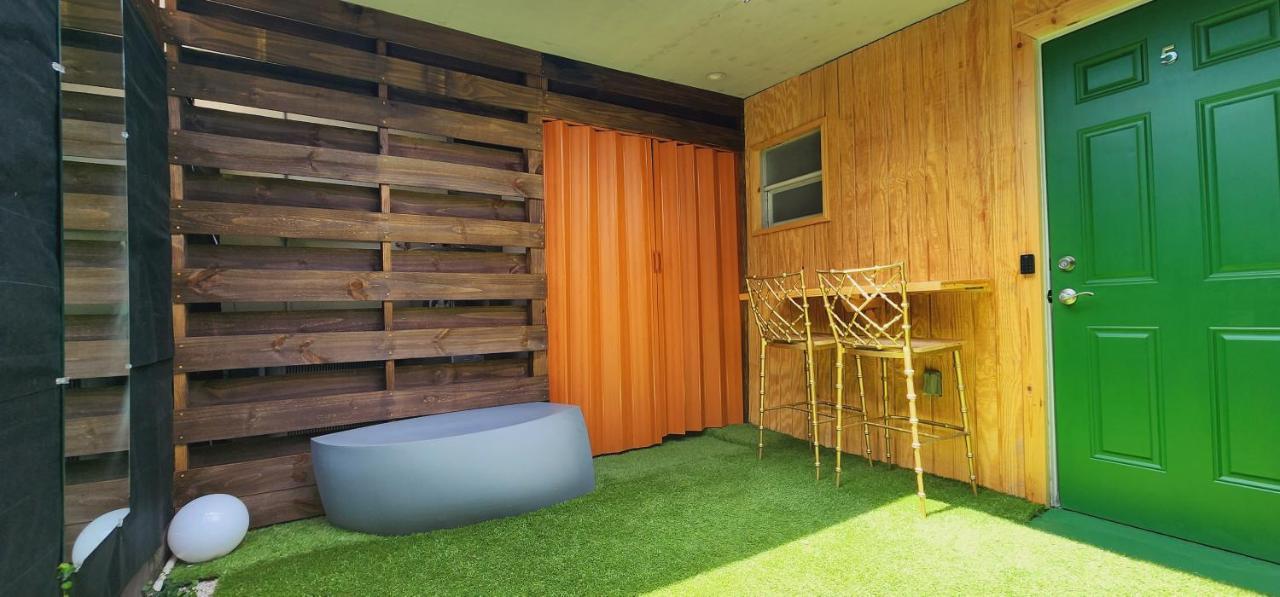 Private Aparment Studio In The Hard Of Miami Unit # 6 Opa-locka 外观 照片